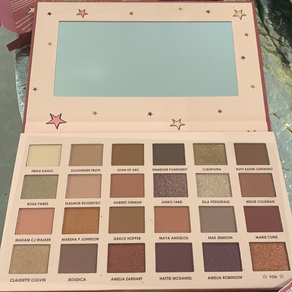 CIATÉ London / I am Woman Eyeshadow Palette BNIB